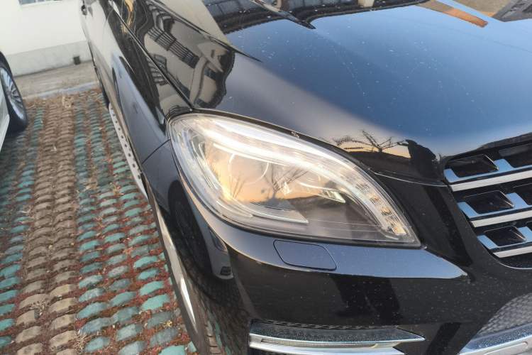 Used Mercedes-Benz M-Class 2014 ML 400 4MATIC Luxury Model Right Front Headlight