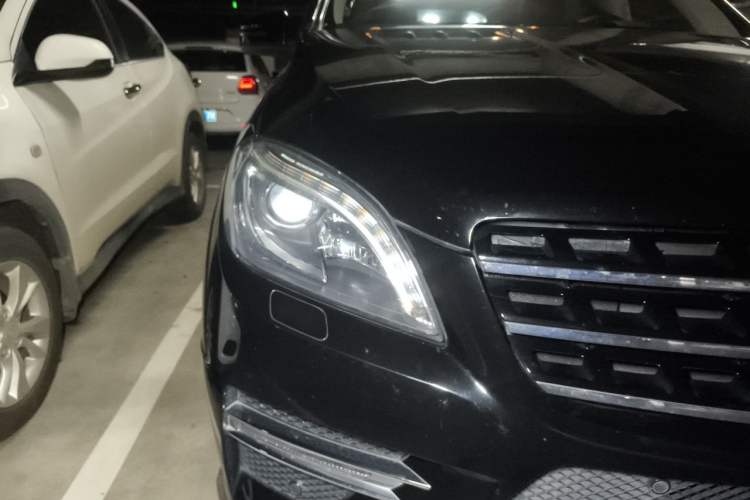 Used Mercedes-Benz M-Class 2014 ML 320 4MATIC Right Front Headlight