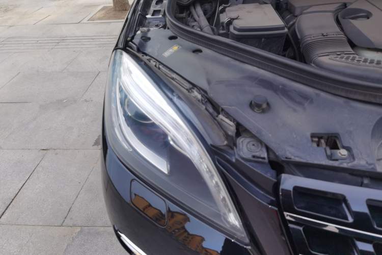 Used Mercedes-Benz M-Class 2014 ML 400 4MATIC Luxury Model Right Front Headlight