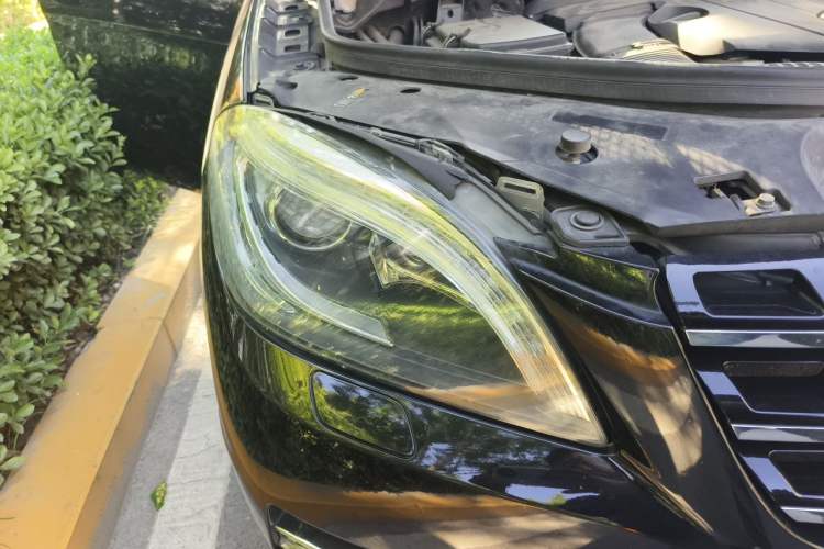 Used Mercedes-Benz M-Class 2014 ML 400 4MATIC Dynamic Model Right Front Headlight