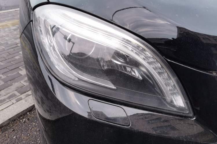 Used Mercedes-Benz M-Class 2014 ML 320 4MATIC Right Front Headlight