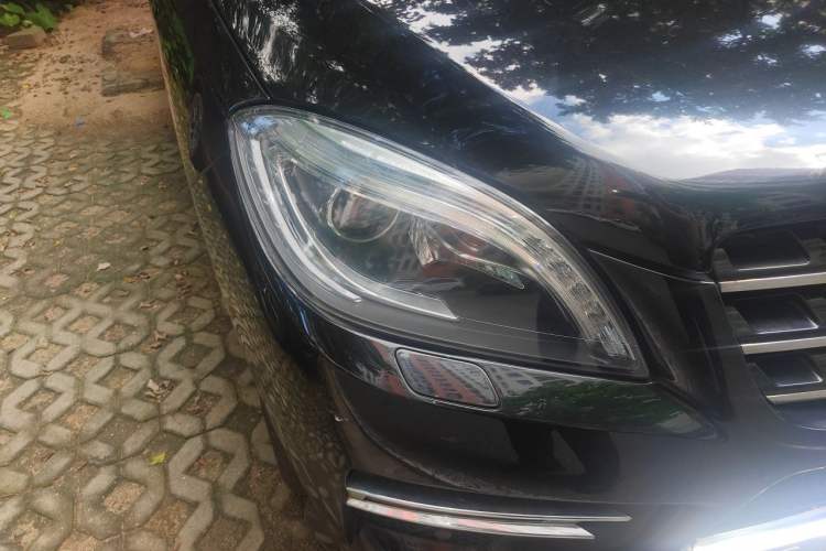 Used Mercedes-Benz M-Class 2014 ML 400 4MATIC Luxury Model Right Front Headlight