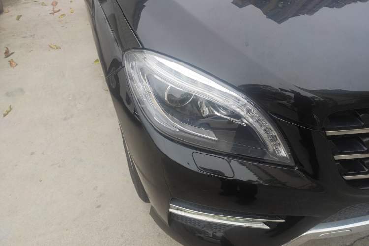 Used Mercedes-Benz M-Class 2014 ML 320 4MATIC Right Front Headlight
