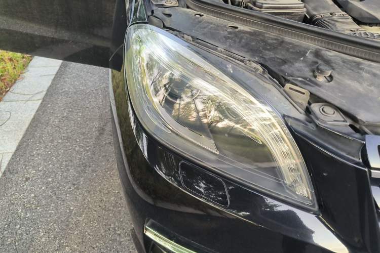 Used Mercedes-Benz M-Class 2014 ML 320 4MATIC Right Front Headlight