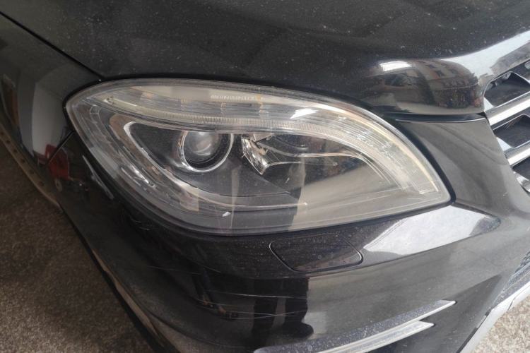 Used Mercedes-Benz M-Class 2014 ML 400 4MATIC Luxury Model Right Front Headlight