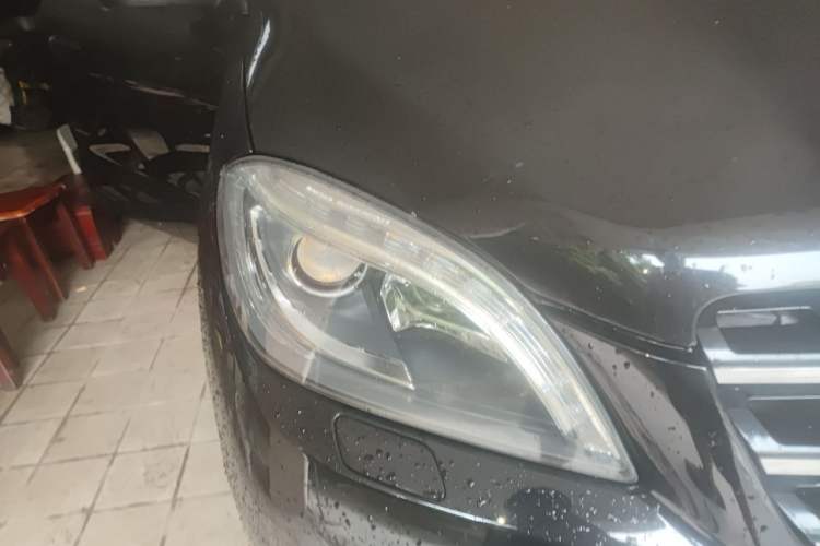 Used Mercedes-Benz M-Class 2014 ML 400 4MATIC Luxury Model Right Front Headlight