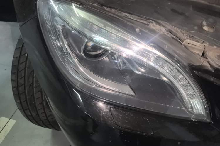 Used Mercedes-Benz M-Class 2014 ML 400 4MATIC Luxury Model Right Front Headlight