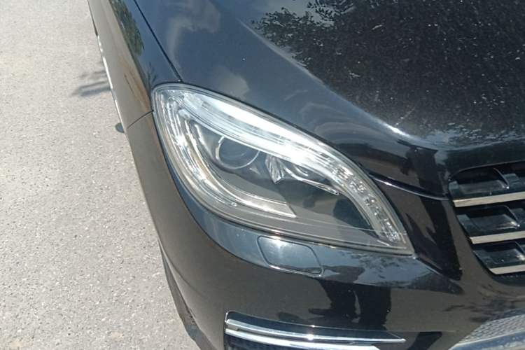 Used Mercedes-Benz M-Class 2014 ML 400 4MATIC Dynamic Model Right Front Headlight
