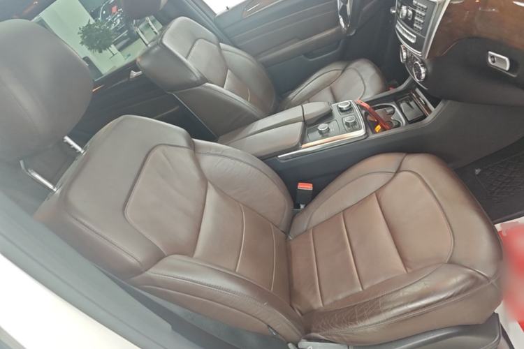 Used Mercedes-Benz M-Class 2014 ML 400 4MATIC Luxury Model Right Front Seat