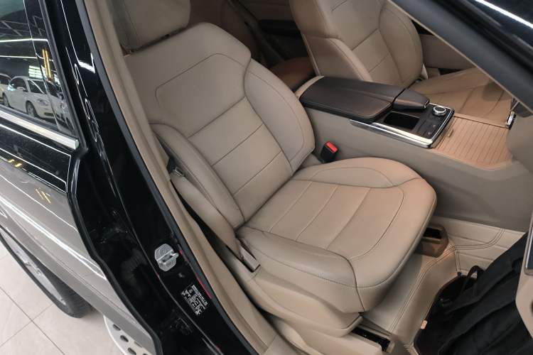 Used Mercedes-Benz M-Class 2014 ML 320 4MATIC Right Front Seat