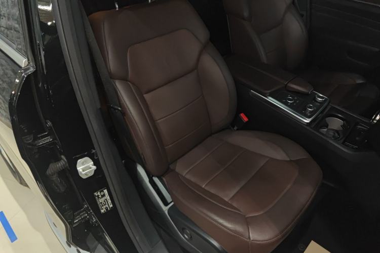 Used Mercedes-Benz M-Class 2014 ML 400 4MATIC Luxury Model Right Front Seat