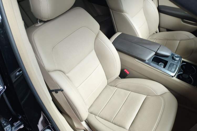 Used Mercedes-Benz M-Class 2014 ML 320 4MATIC Right Front Seat