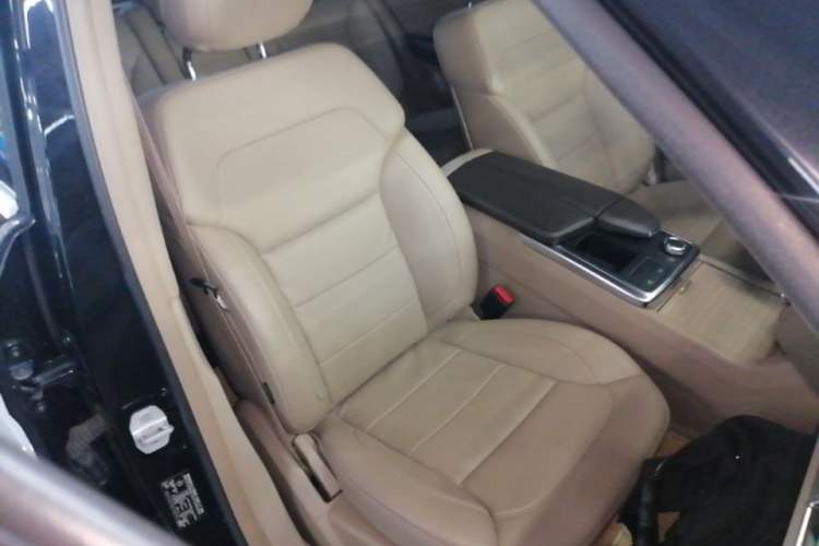 Used Mercedes-Benz M-Class 2014 ML 320 4MATIC Right Front Seat