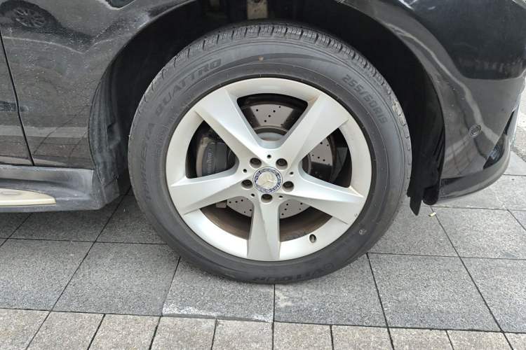 Used Mercedes-Benz M-Class 2014 ML 320 4MATIC Right Front Wheel Hub