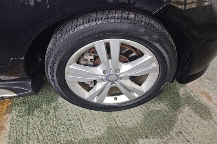 Used Mercedes-Benz M-Class 2014 ML 350 CDI 4MATIC Right Front Wheel Hub