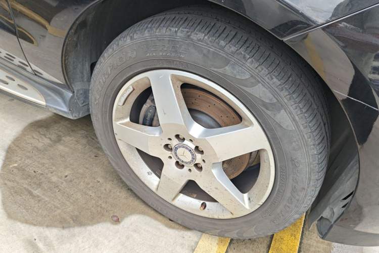 Used Mercedes-Benz M-Class 2014 ML 400 4MATIC Luxury Model Right Front Wheel Hub
