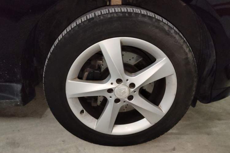 Used Mercedes-Benz M-Class 2014 ML 320 4MATIC Right Front Wheel Hub