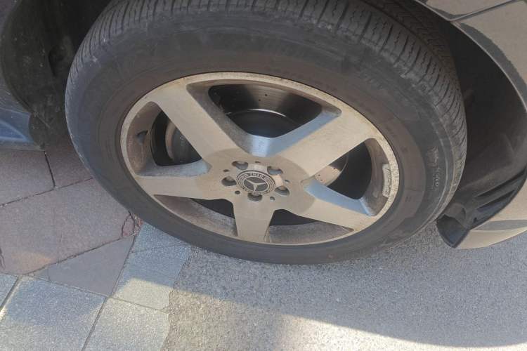 Used Mercedes-Benz M-Class 2014 ML 400 4MATIC Luxury Model Right Front Wheel Hub