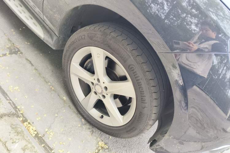 Used Mercedes-Benz M-Class 2014 ML 400 4MATIC Dynamic Model Right Front Wheel Hub