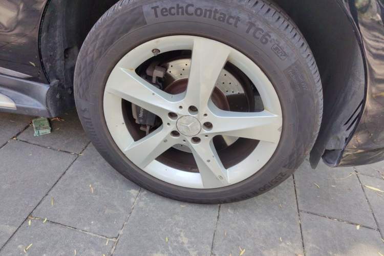 Used Mercedes-Benz M-Class 2014 ML 320 4MATIC Right Front Wheel Hub