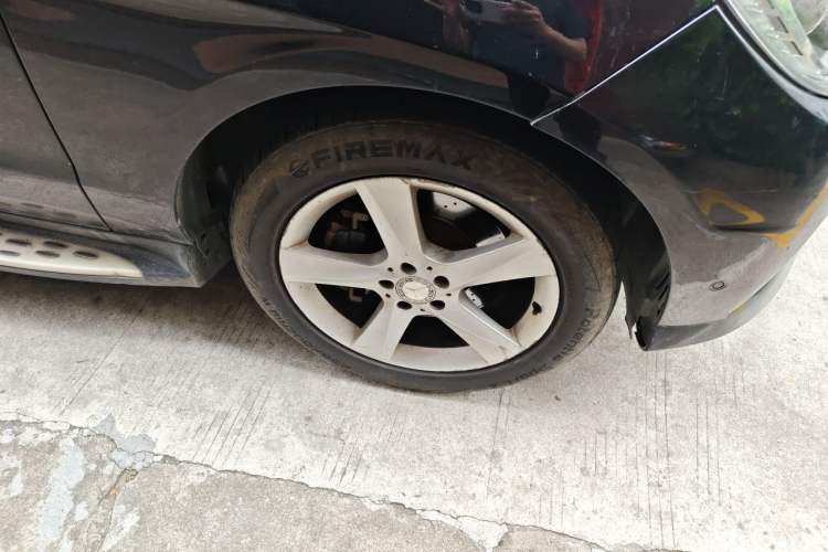 Used Mercedes-Benz M-Class 2014 ML 320 4MATIC Right Front Wheel Hub