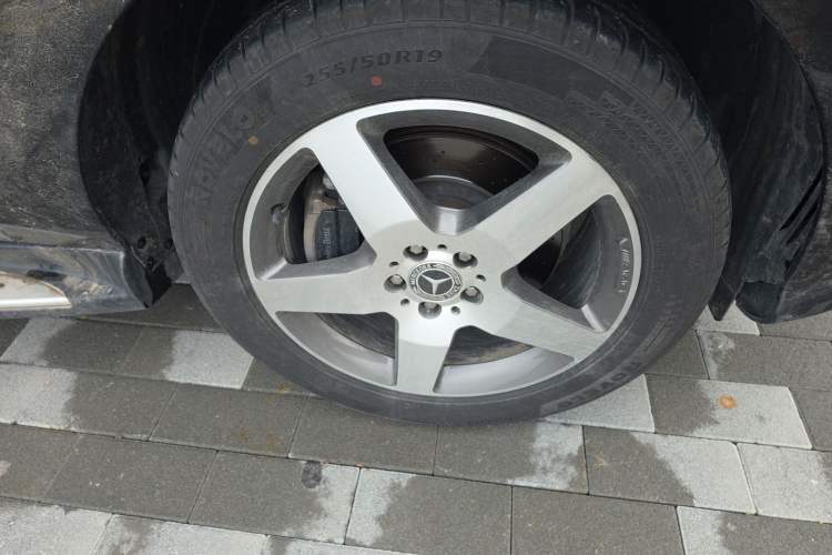 Used Mercedes-Benz M-Class 2014 ML 400 4MATIC Luxury Model Right Front Wheel Hub