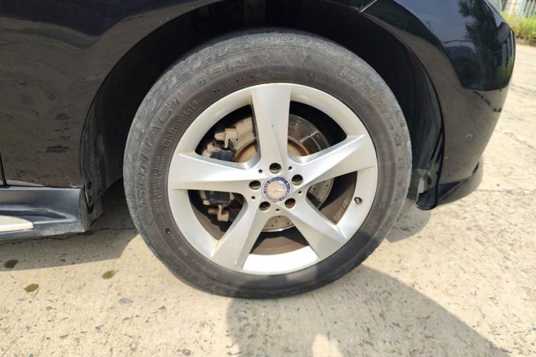 Used Mercedes-Benz M-Class 2014 ML 320 4MATIC Right Front Wheel Hub