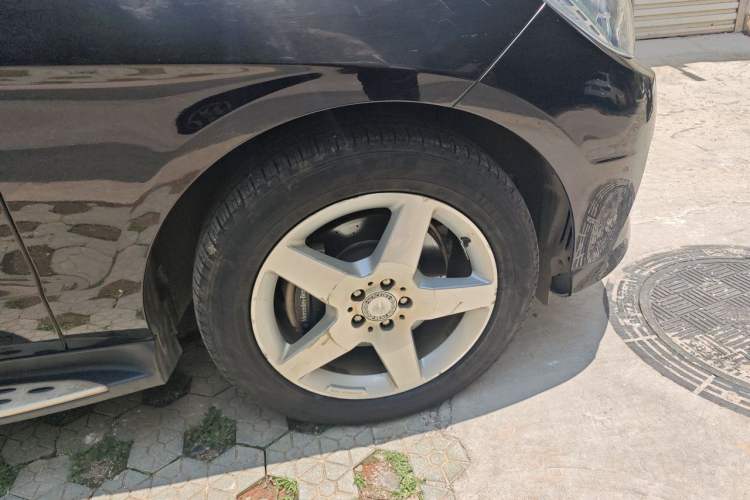 Used Mercedes-Benz M-Class 2014 ML 400 4MATIC Luxury Model Right Front Wheel Hub