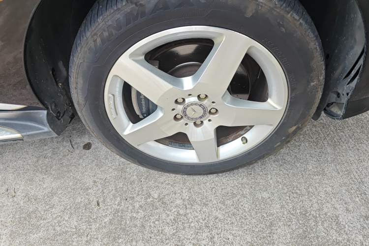 Used Mercedes-Benz M-Class 2014 ML 400 4MATIC Luxury Model Right Front Wheel Hub