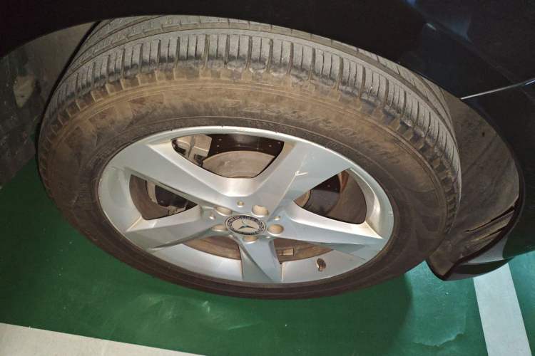 Used Mercedes-Benz M-Class 2014 ML 320 4MATIC Right Front Wheel Hub
