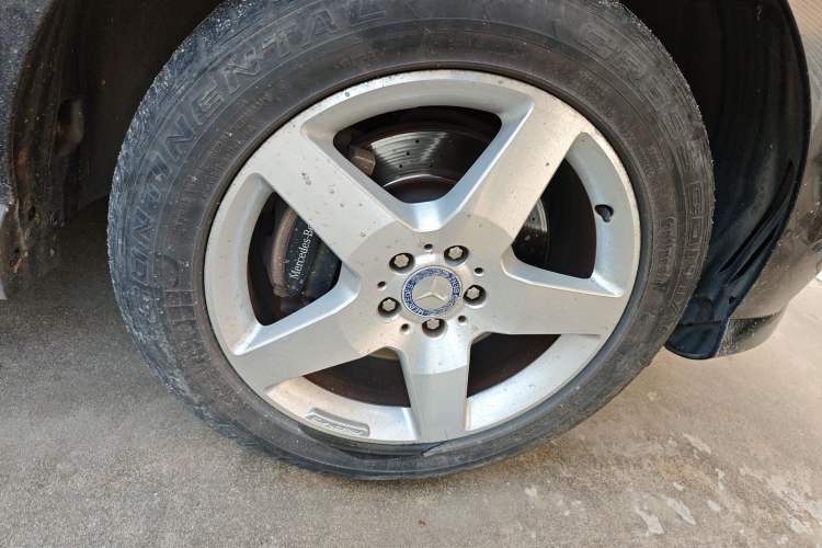 Used Mercedes-Benz M-Class 2014 ML 400 4MATIC Luxury Model Right Front Wheel Hub