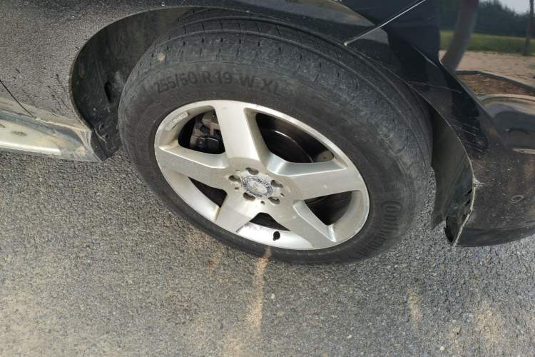 Used Mercedes-Benz M-Class 2014 ML 400 4MATIC Dynamic Model Right Front Wheel Hub