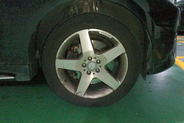 Used Mercedes-Benz M-Class 2014 ML 400 4MATIC Luxury Model Right Front Wheel Hub