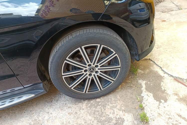 Used Mercedes-Benz M-Class 2014 ML 400 4MATIC Luxury Model Right Front Wheel Hub