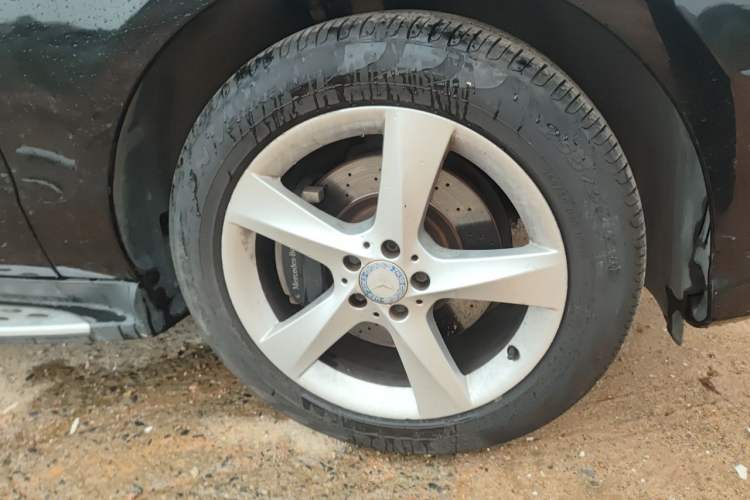 Used Mercedes-Benz M-Class 2014 ML 400 4MATIC Dynamic Model Right Front Wheel Hub