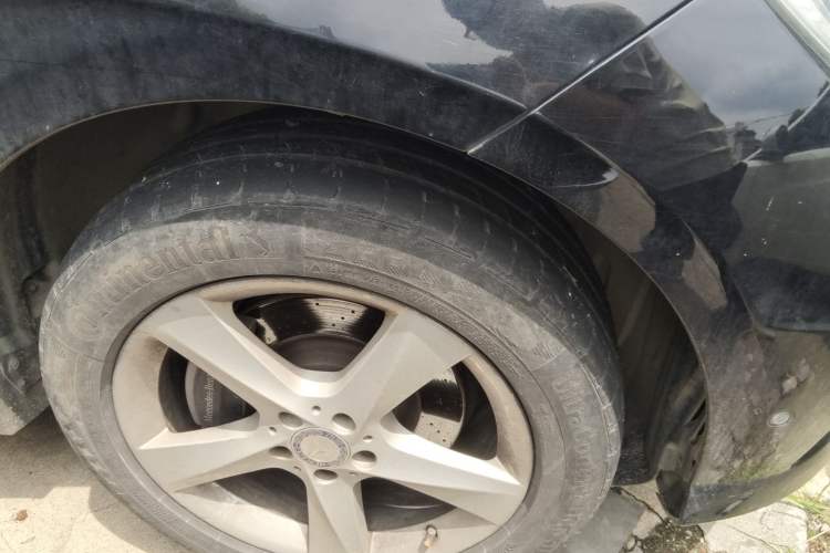 Used Mercedes-Benz M-Class 2014 ML 320 4MATIC Right Front Wheel Hub