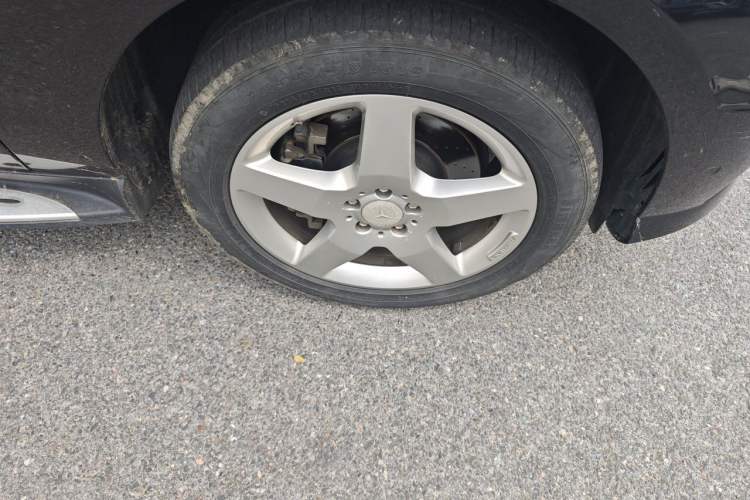 Used Mercedes-Benz M-Class 2014 ML 400 4MATIC Luxury Model Right Front Wheel Hub