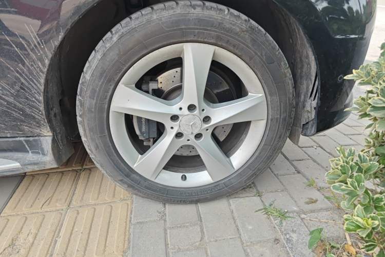 Used Mercedes-Benz M-Class 2014 ML 400 4MATIC Dynamic Model Right Front Wheel Hub