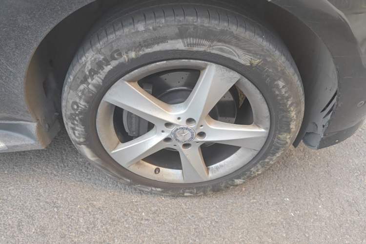 Used Mercedes-Benz M-Class 2014 ML 400 4MATIC Dynamic Model Right Front Wheel Hub