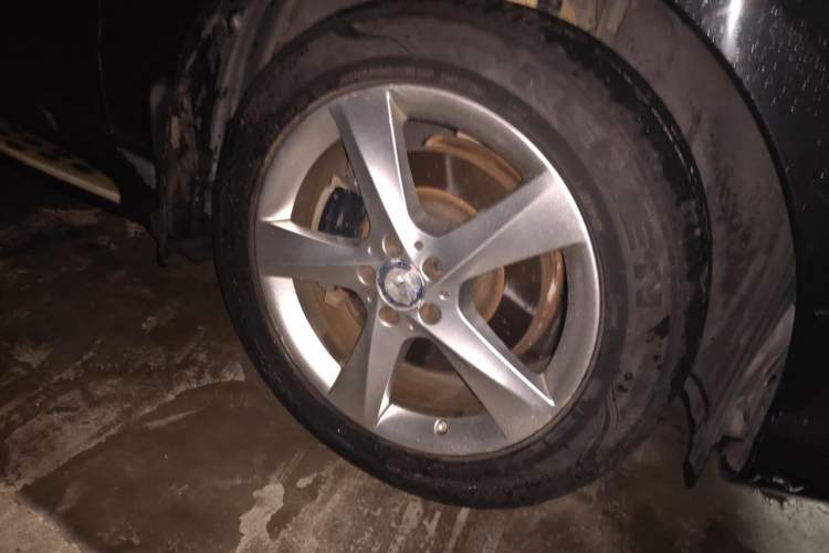 Used Mercedes-Benz M-Class 2014 ML 320 4MATIC Right Front Wheel Hub