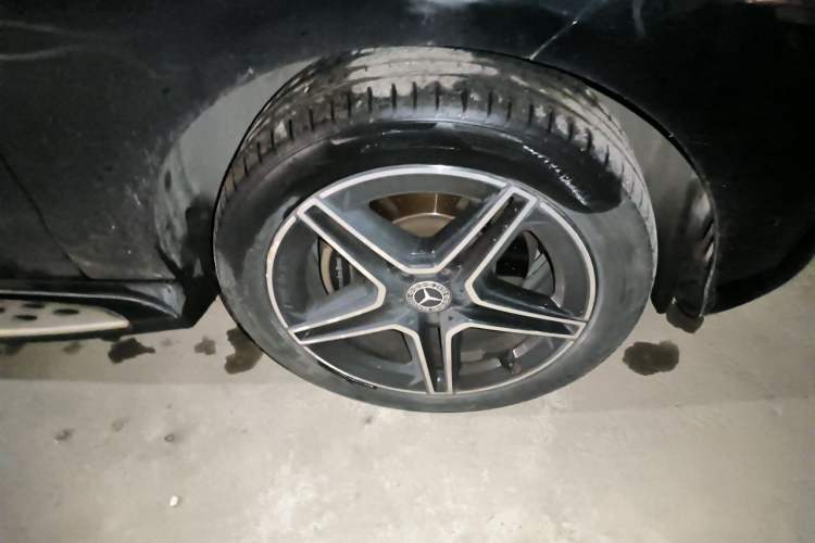 Used Mercedes-Benz M-Class 2014 ML 400 4MATIC Dynamic Model Right Front Wheel Hub