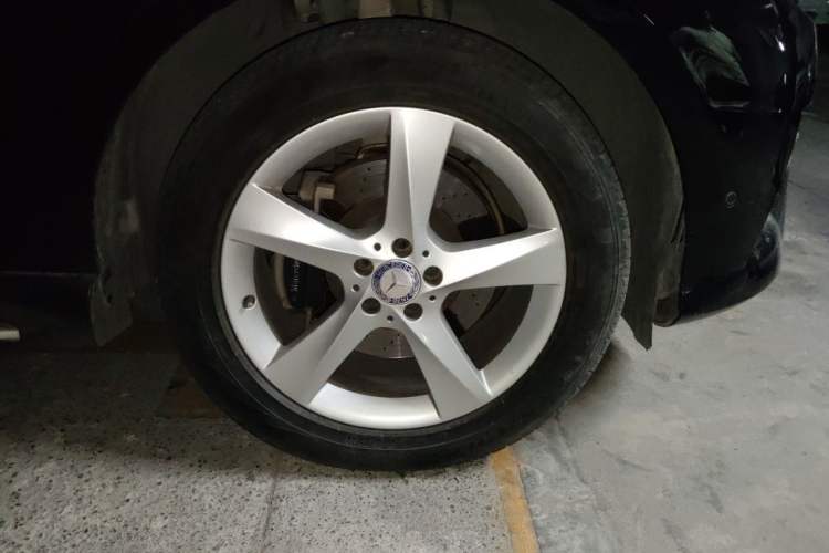 Used Mercedes-Benz M-Class 2014 ML 320 4MATIC Right Front Wheel Hub