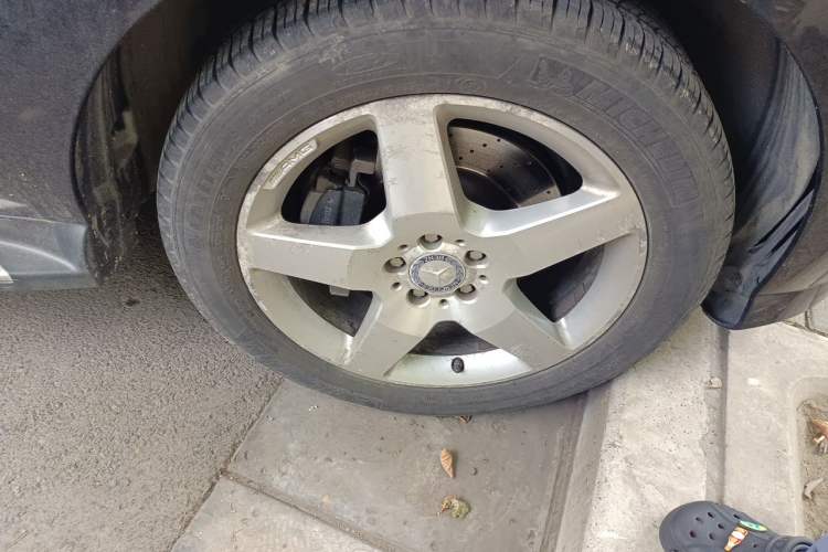Used Mercedes-Benz M-Class 2014 ML 400 4MATIC Luxury Model Right Front Wheel Hub
