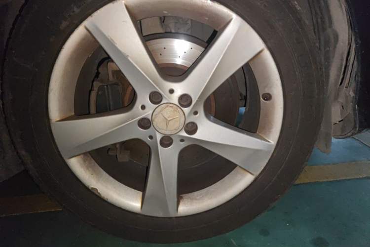 Used Mercedes-Benz M-Class 2014 ML 400 4MATIC Dynamic Model Right Front Wheel Hub
