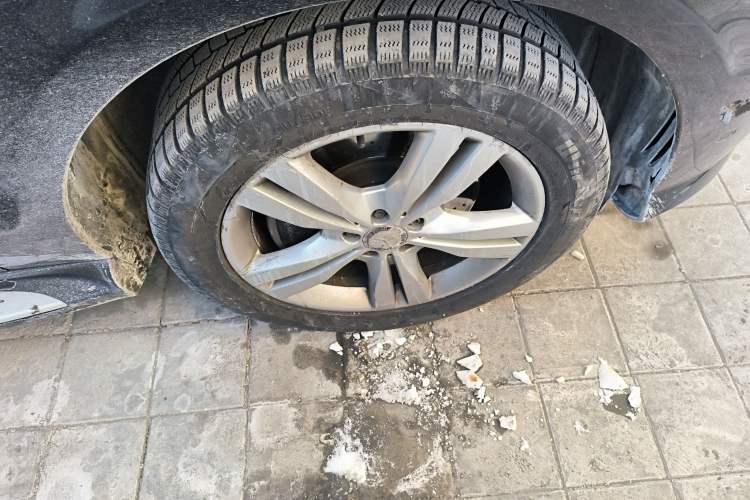 Used Mercedes-Benz M-Class 2014 ML 350 CDI 4MATIC Right Front Wheel Hub