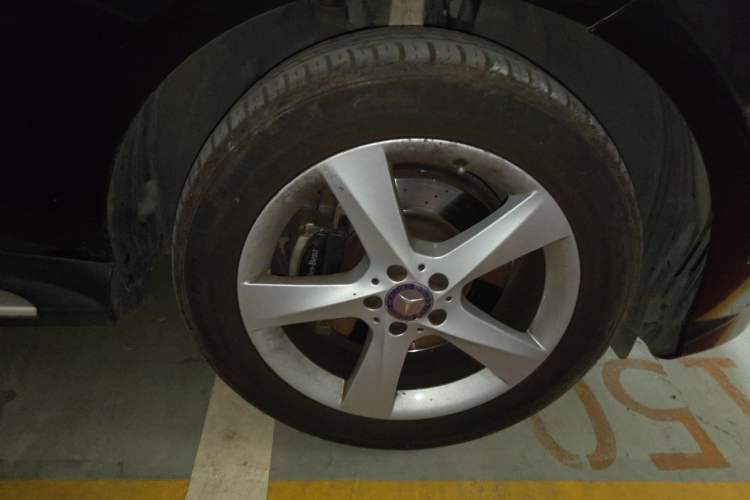 Used Mercedes-Benz M-Class 2014 ML 400 4MATIC Dynamic Model Right Front Wheel Hub