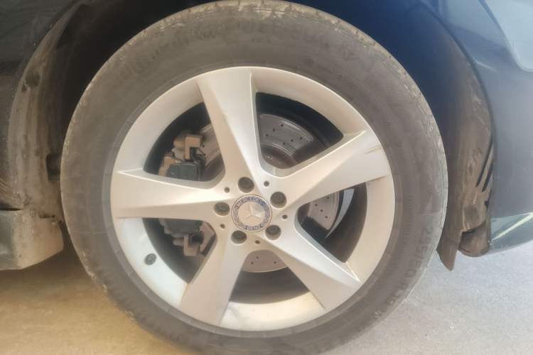 Used Mercedes-Benz M-Class 2014 ML 400 4MATIC Dynamic Model Right Front Wheel Hub