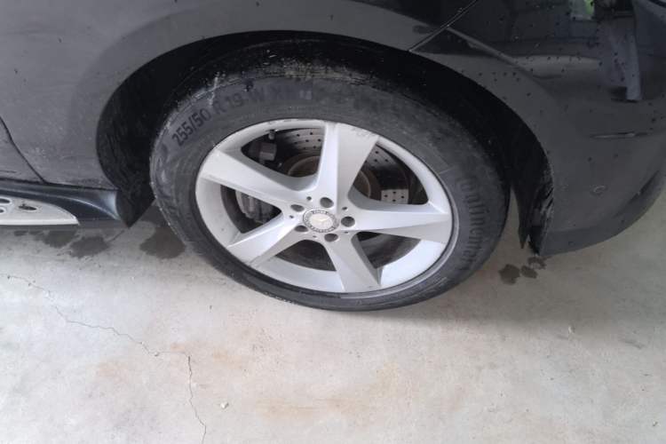 Used Mercedes-Benz M-Class 2014 ML 400 4MATIC Dynamic Model Right Front Wheel Hub
