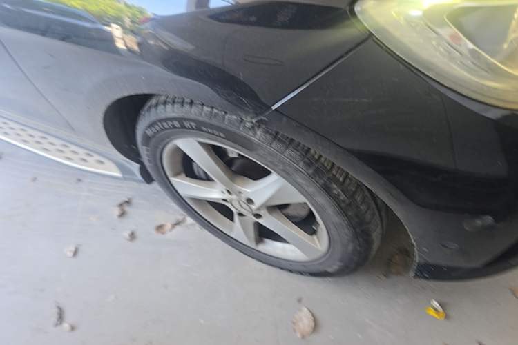 Used Mercedes-Benz M-Class 2014 ML 400 4MATIC Dynamic Model Right Front Wheel Hub