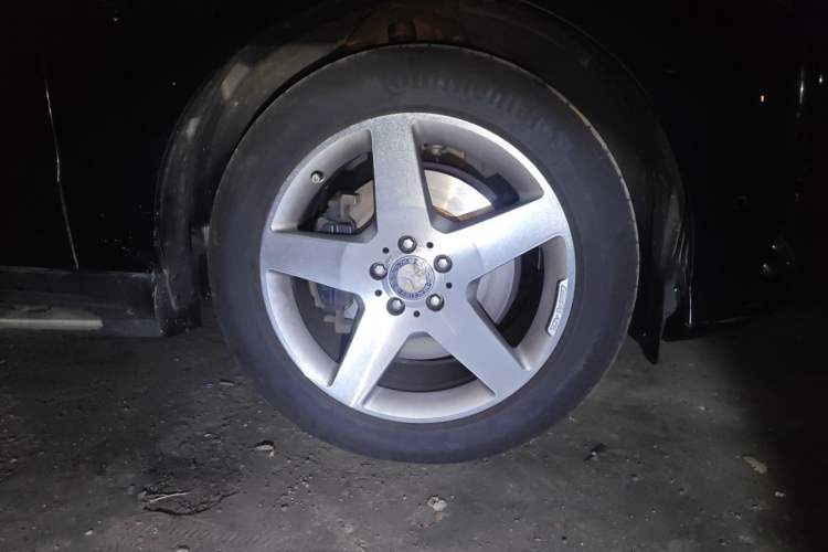 Used Mercedes-Benz M-Class 2014 ML 400 4MATIC Luxury Model Right Front Wheel Hub